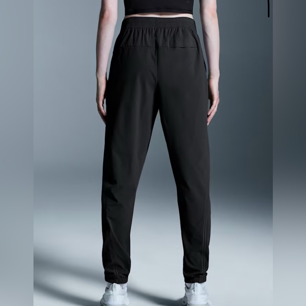 BRAND NEW On Womens Running Focus Pants - Picture 2 of 7